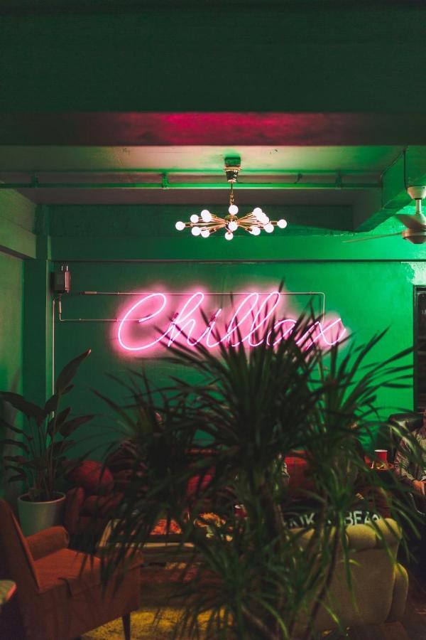 Hostel Chillax โอซาก้า ภายนอก รูปภาพ