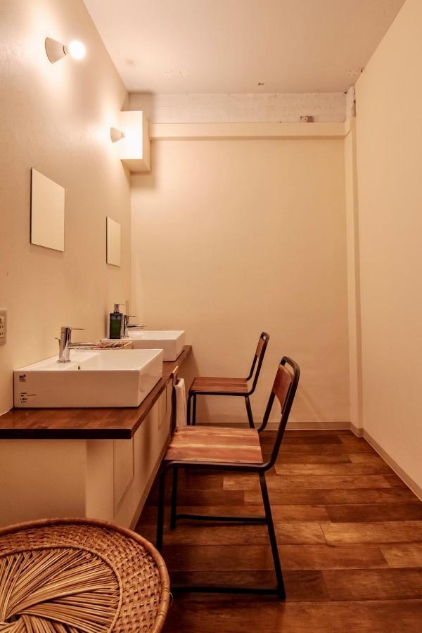 Hostel Chillax โอซาก้า ภายนอก รูปภาพ