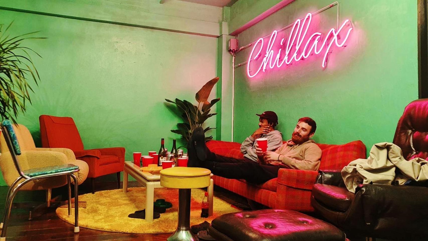 Hostel Chillax โอซาก้า ภายนอก รูปภาพ